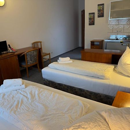 Gaestezimmer Gasthof Becker Hotel Wulfrath Exterior foto