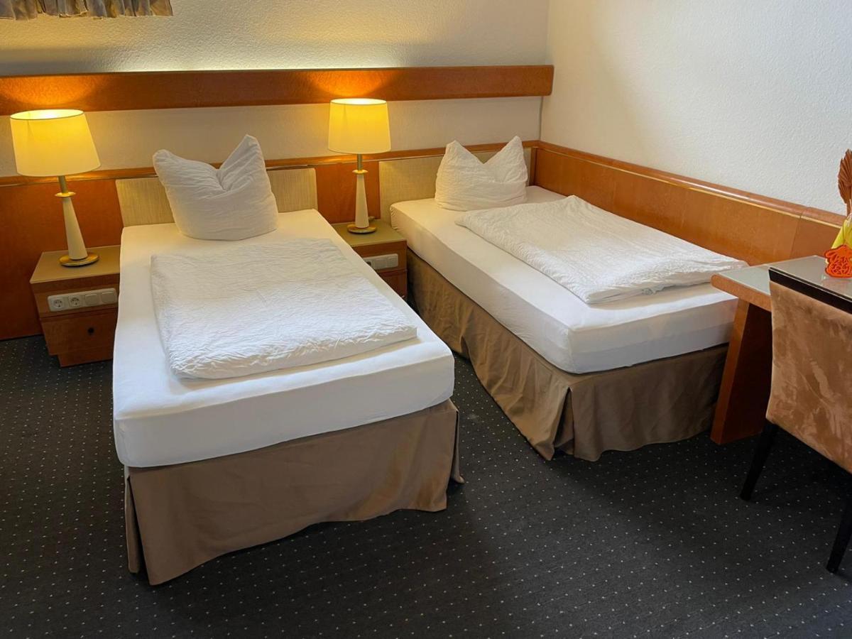 Gaestezimmer Gasthof Becker Hotel Wulfrath Exterior foto
