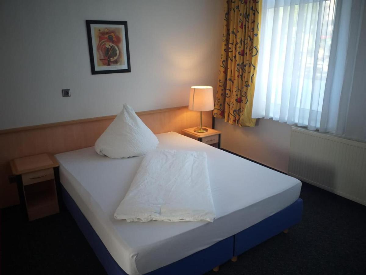 Gaestezimmer Gasthof Becker Hotel Wulfrath Exterior foto