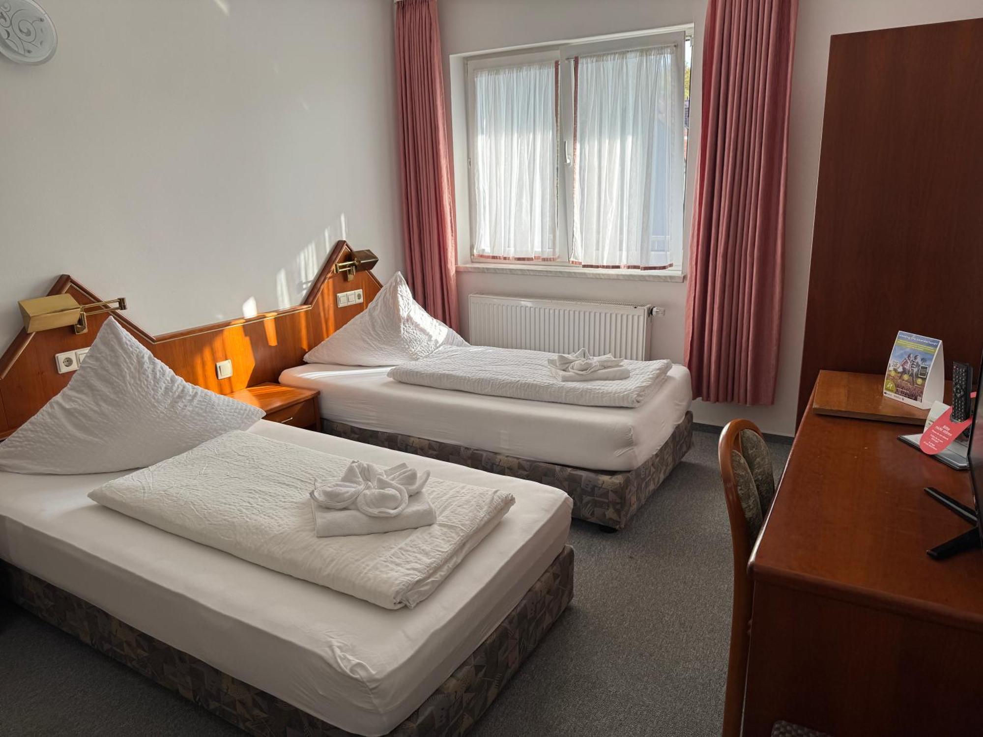 Gaestezimmer Gasthof Becker Hotel Wulfrath Exterior foto