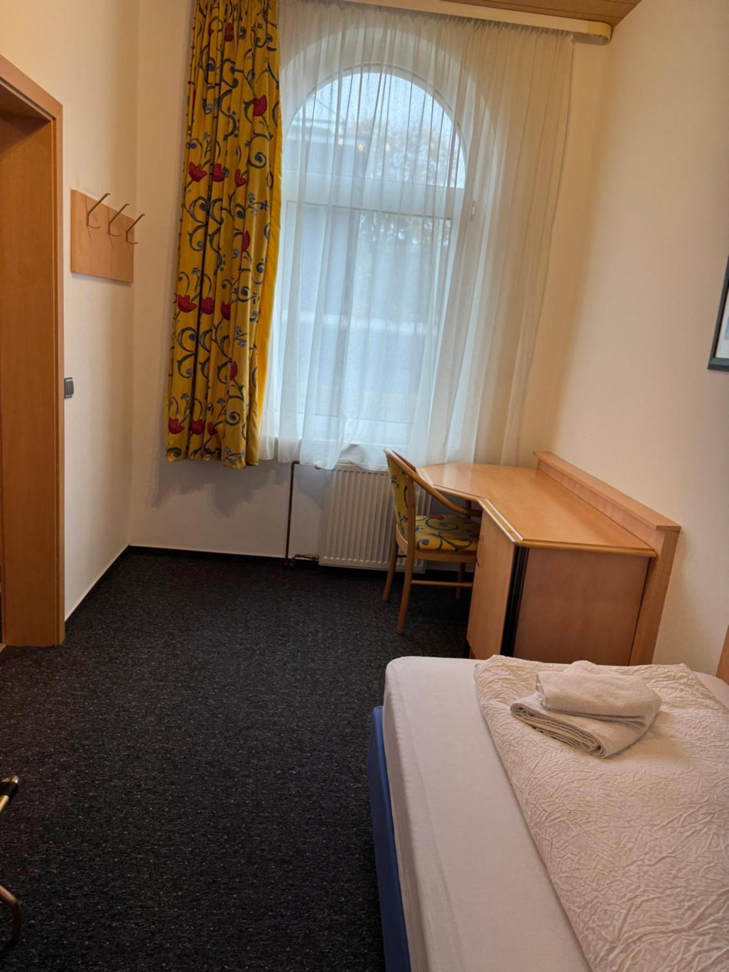 Gaestezimmer Gasthof Becker Hotel Wulfrath Exterior foto