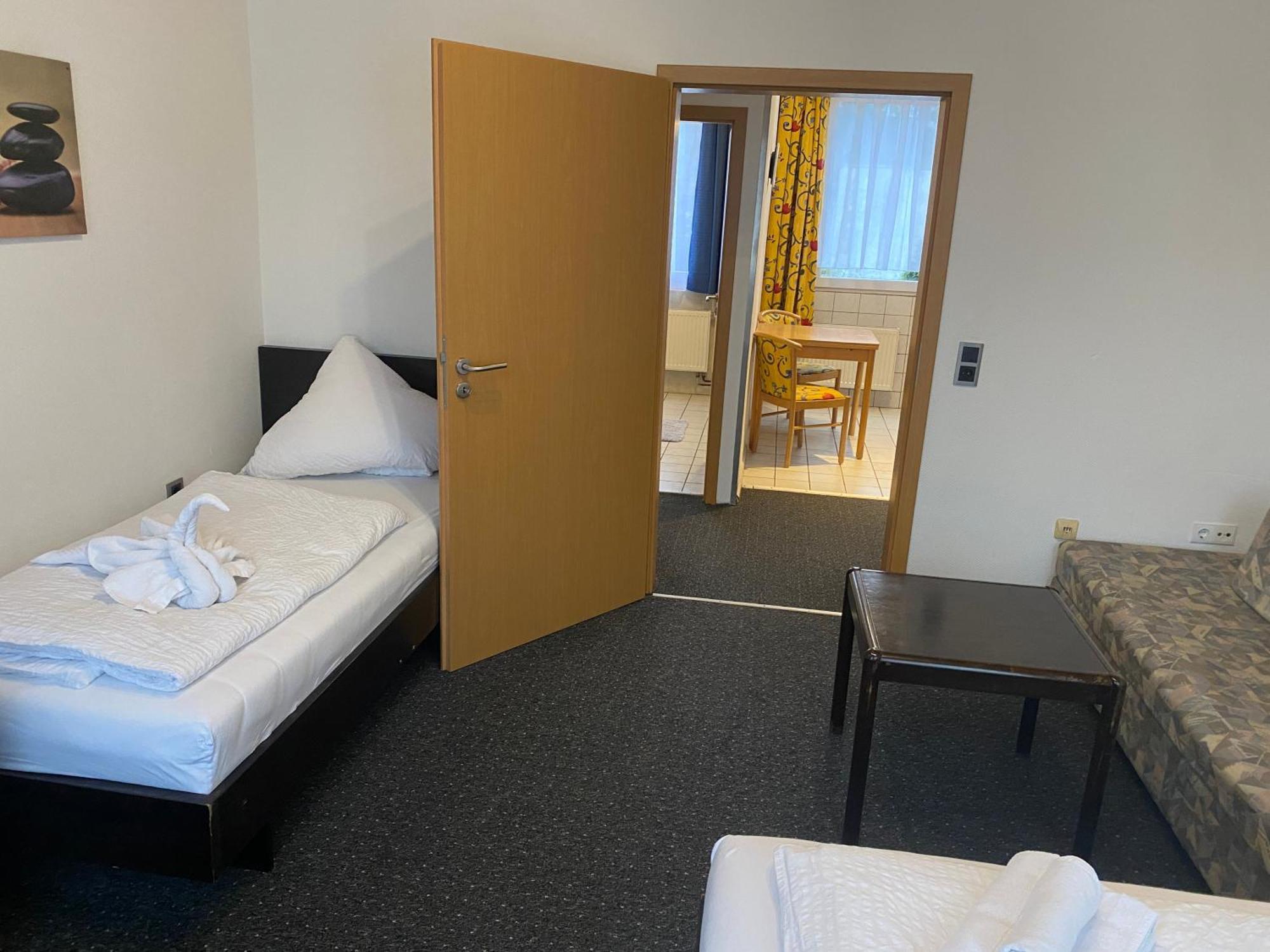 Gaestezimmer Gasthof Becker Hotel Wulfrath Exterior foto